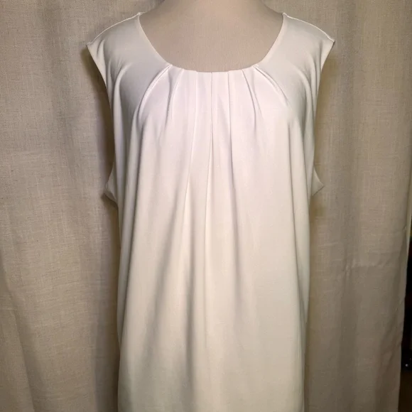 ROZ & ALI SLEEVELESS BLOUSE woman’s size 2X White Pleated Neckline Double Lined - Picture 3 of 10